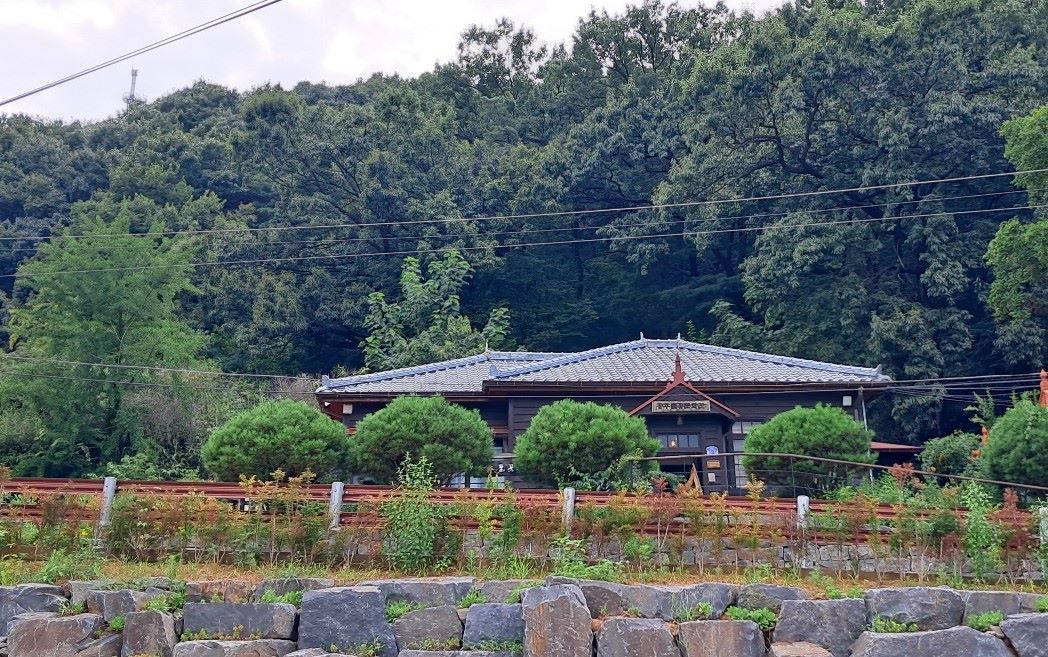 풀꽃문학관 전경.jpg