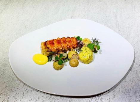 양파 퓨레를 곁들인 랍스타.jpg