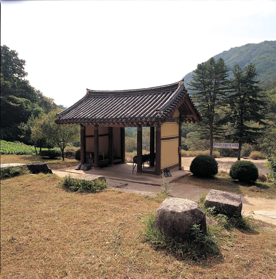 춘천_청평사_회전문_배면.jpg