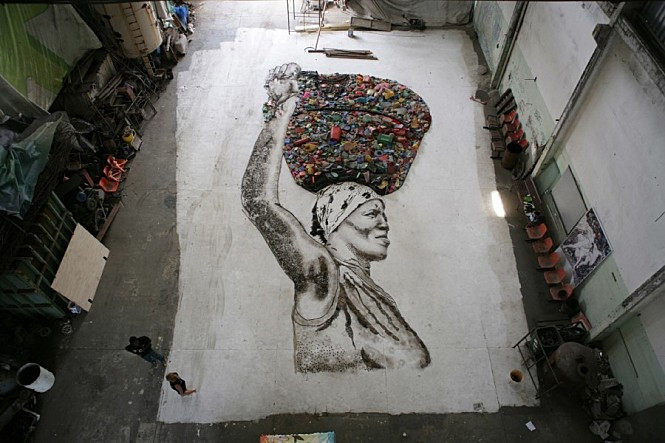 웨이스트 랜드 스틸컷.jpg