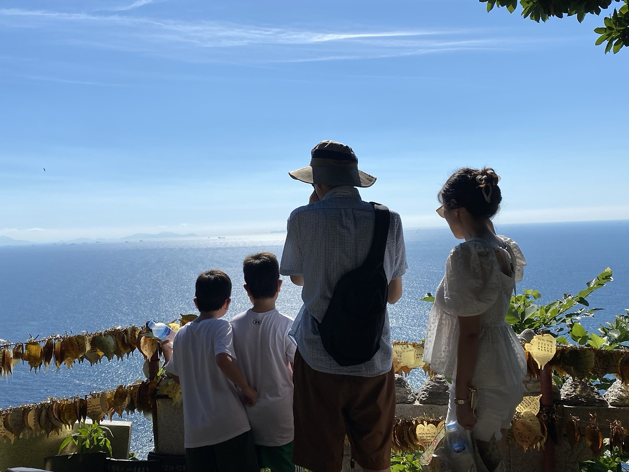 향일암에서 바다를 바라봄.jpg