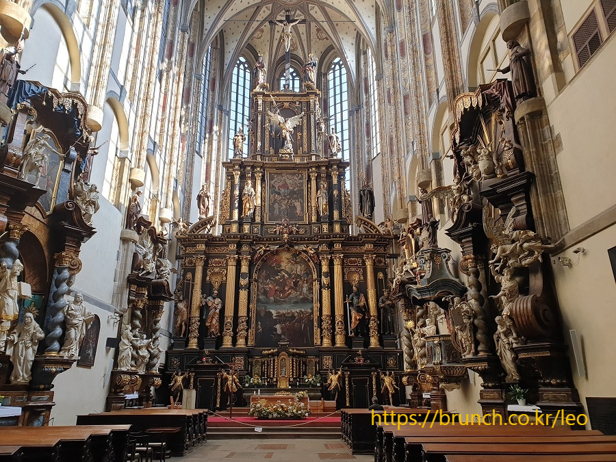 눈의 성모 마리아 교회 (4).jpg