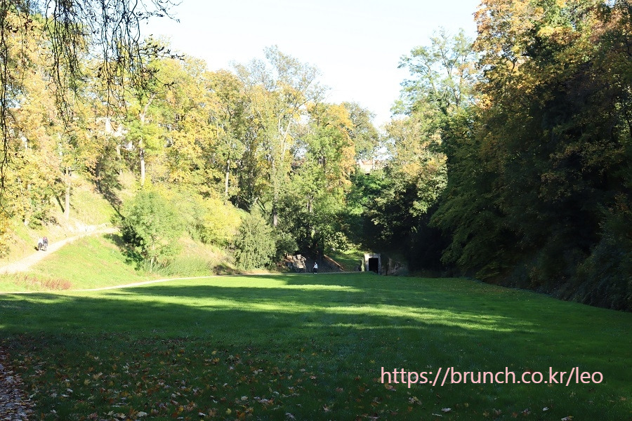 프라하 성 해자 (6).jpg