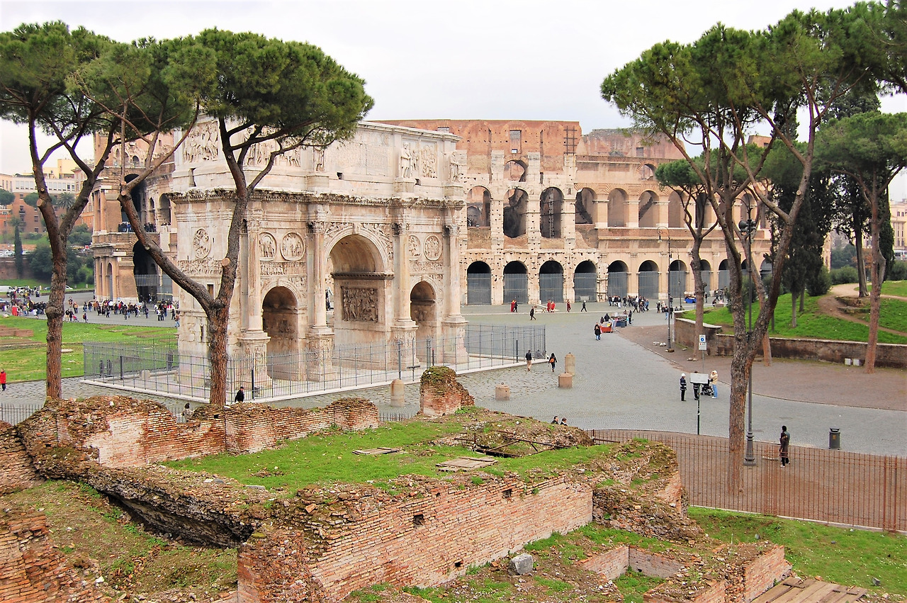 14-팔라티노 언덕서 본 개선문과 콜로세움.jpg