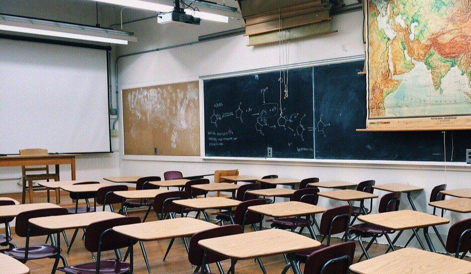 classroom-2093744_960_720.jpg