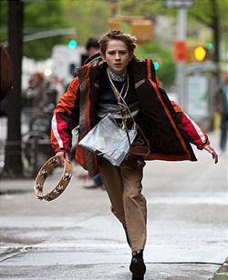 엄청나게 시끄럽고 믿을 수 없게 가까운 영화 3.jpg