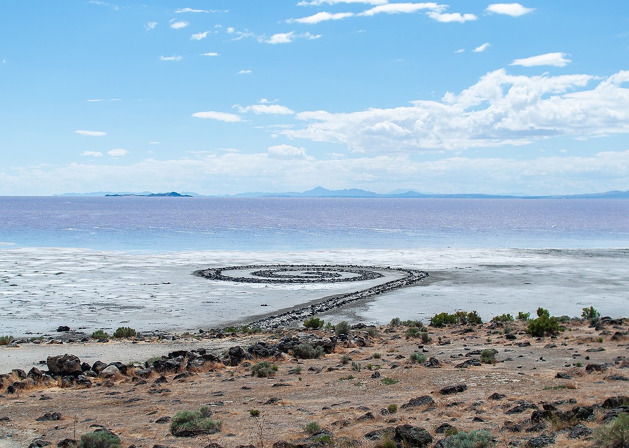1514px-Viewing_Robert_Smithson's_Spiral_Jetty_on_June_18th,_2018.jpg