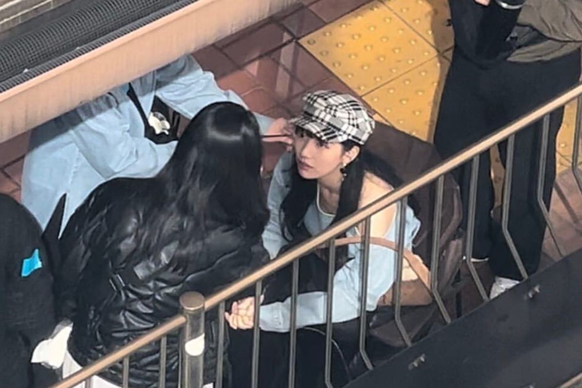 이두나 촬영장에서 목격된 수지 사진 출처 = '네모판'.jpg