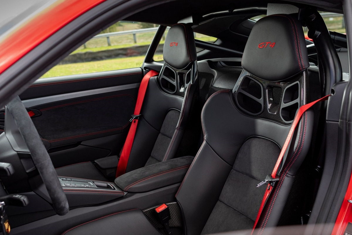 Porsche-718_Cayman_GT4-2020-1600-73.jpg