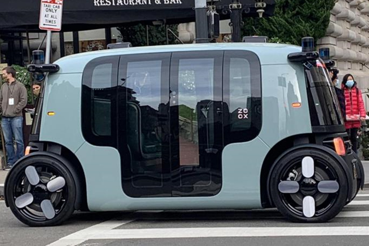 죽스 자율주행 택시.jpg