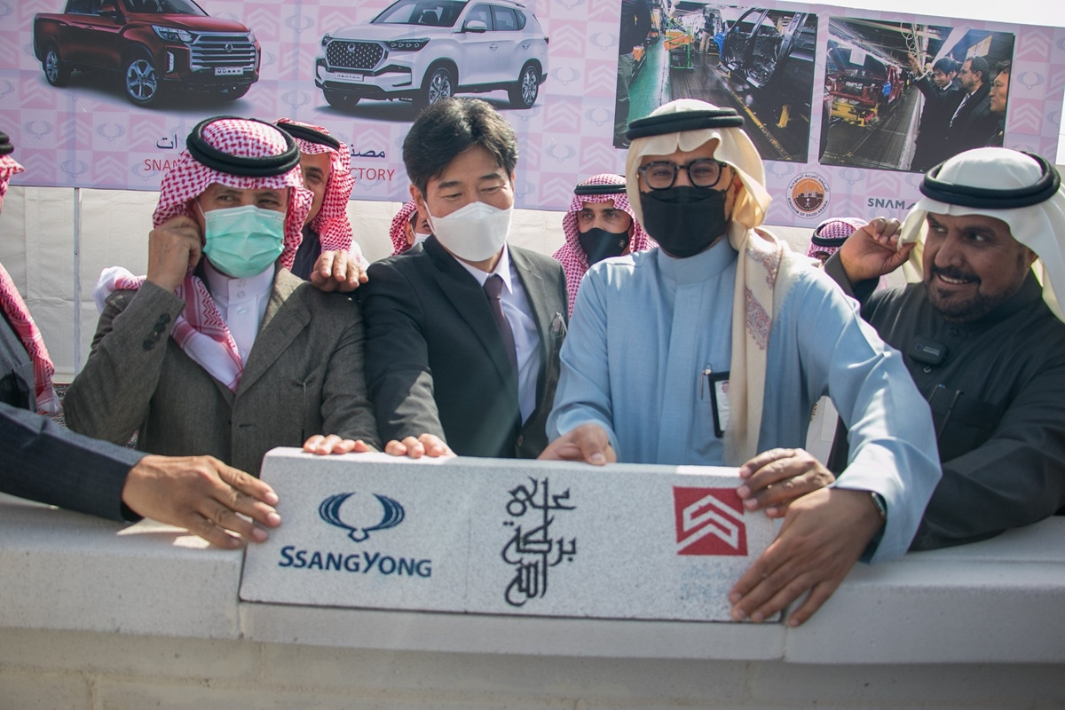 사우디 현지 공장 착공식_Twitter 'SaudiSnam'.jpg