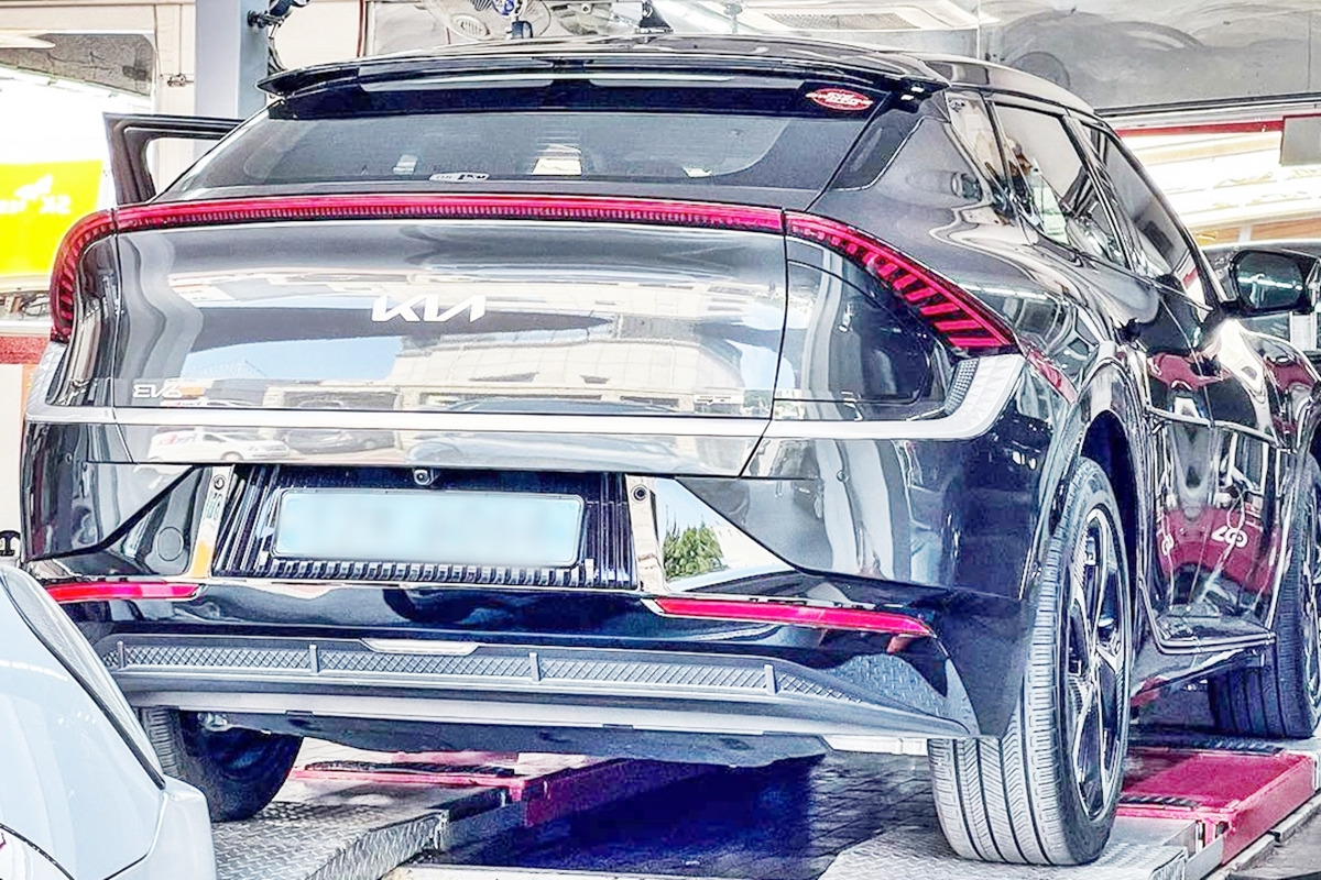 0_기아 EV6 정비소 입고.jpg