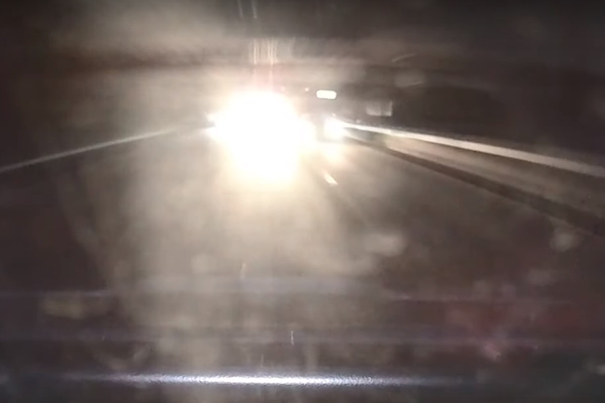 본4 앞차 따라가는 한문철.jpg