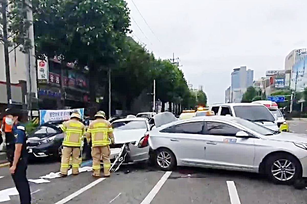 음주운전으로 발생한 7중 추돌 사고 사진 출처 = 'KBS 뉴스'.jpg