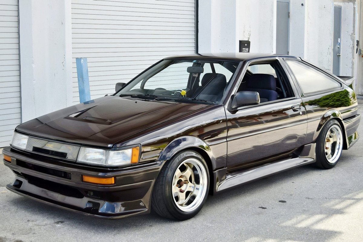 4_토요타 코롤라 AE86 레빈_Pinterest.jpg