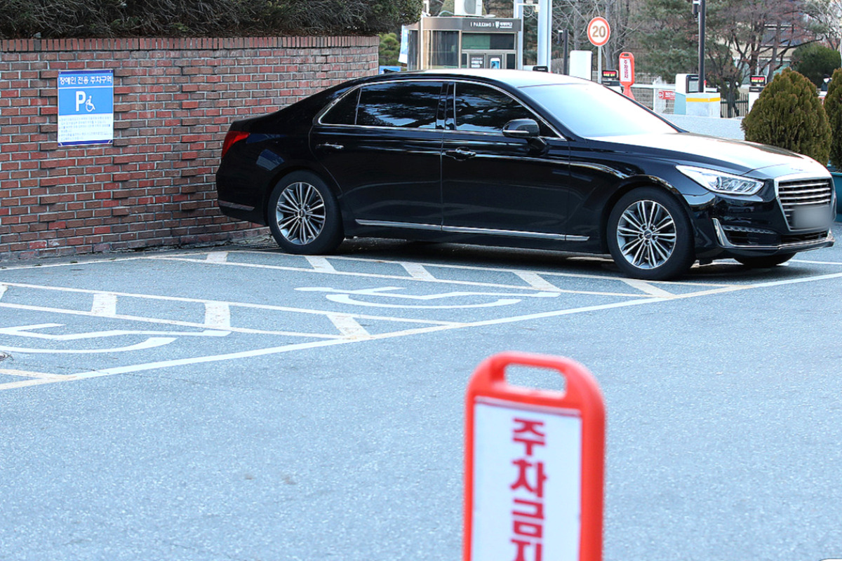불법주차_전봇대5.jpg