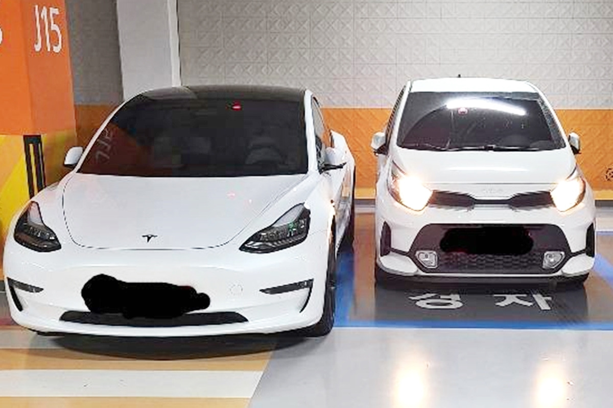 2_경차 자리에 주차한 테슬라_보배드림.jpg