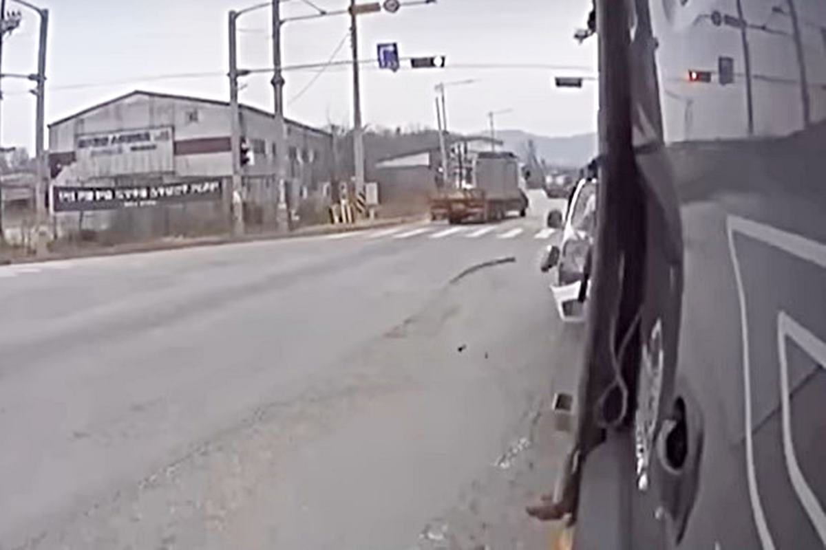 마찬가지로 FCA 결함으로 발생한 사고 사진 출처 = '한문철TV'.jpg