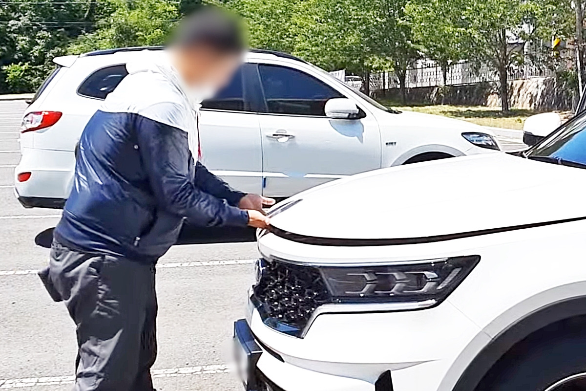 0_보닛 열기_유튜브 채널 'Thomas kim'.jpg