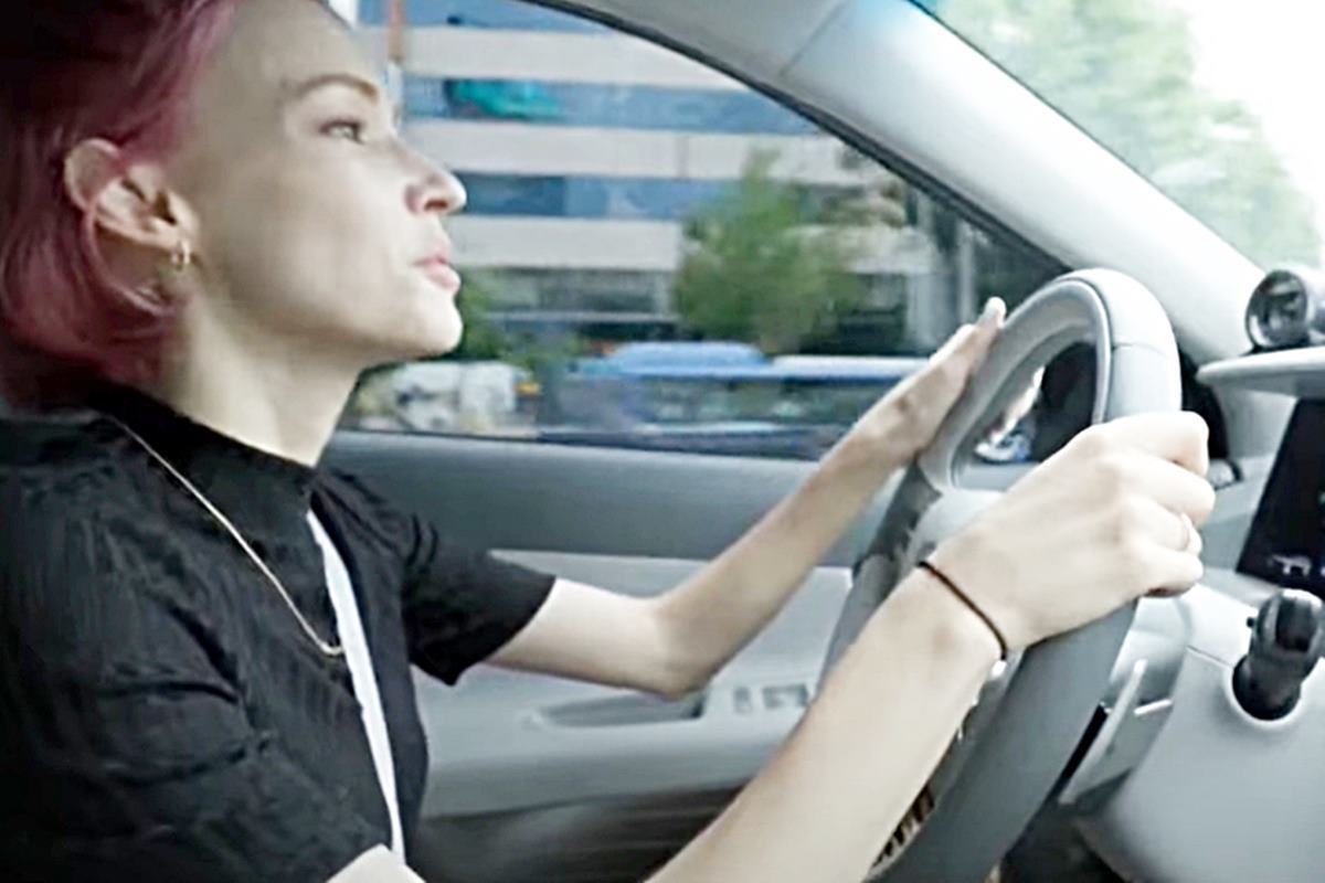 현대 넥쏘를 타는 미초바 사진 출처 = '온앤오프'.jpg