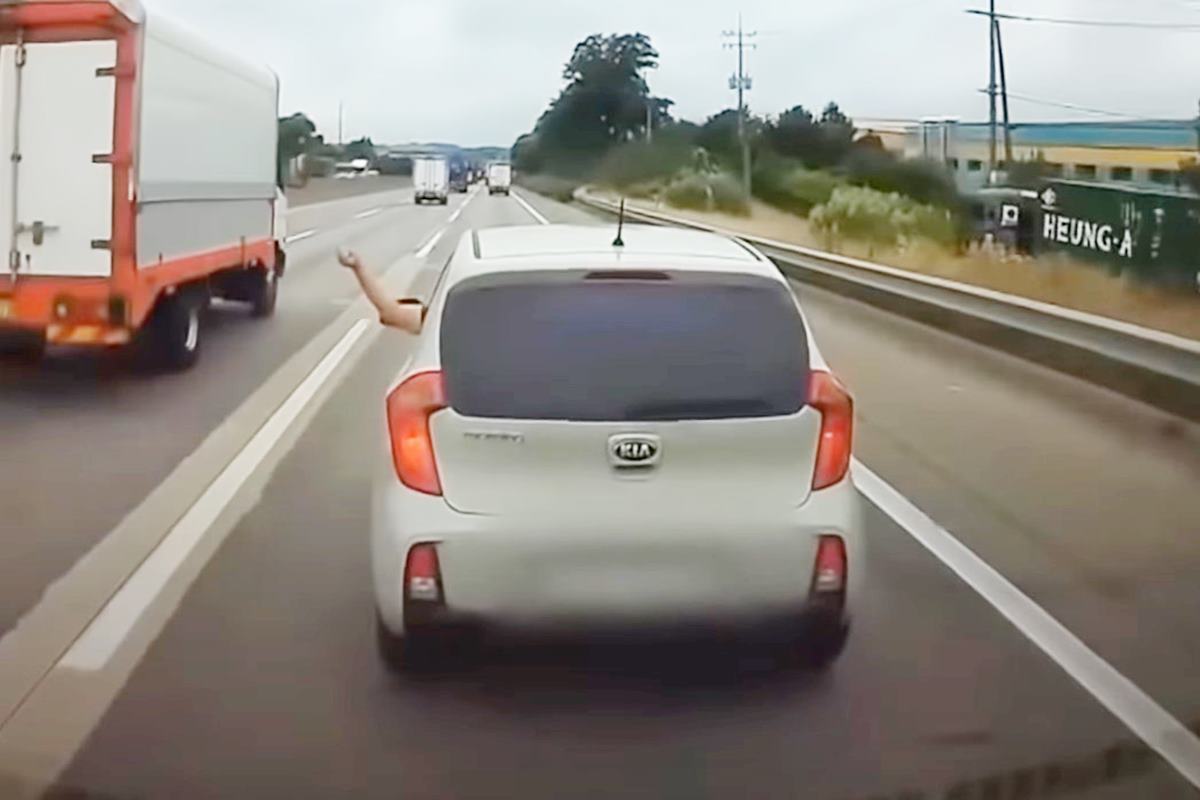 손가락욕_보복운전_5.jpg