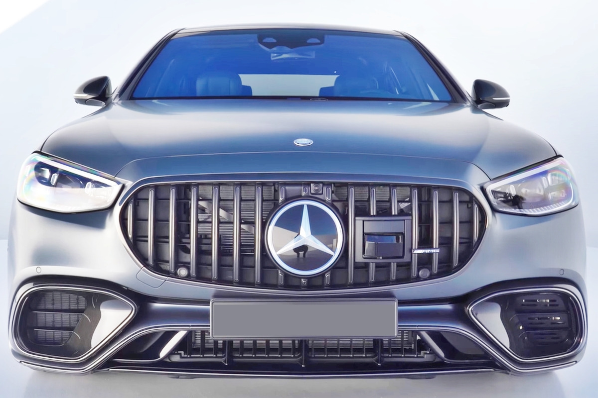 0_메르세데스 S63 AMG E 퍼포먼스_유튜브 채널 'Remove Before Race'_1.jpg