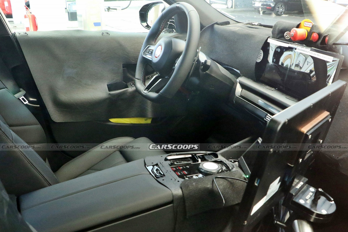 6_BMW G90 M5 인테리어 스파이샷_Carscoops.jpg