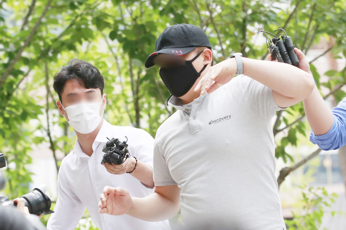 고의로 구급차를 막아 전국민적 지탄을 받은 택시 기사 사진 출처 = '뉴스1'.jpg