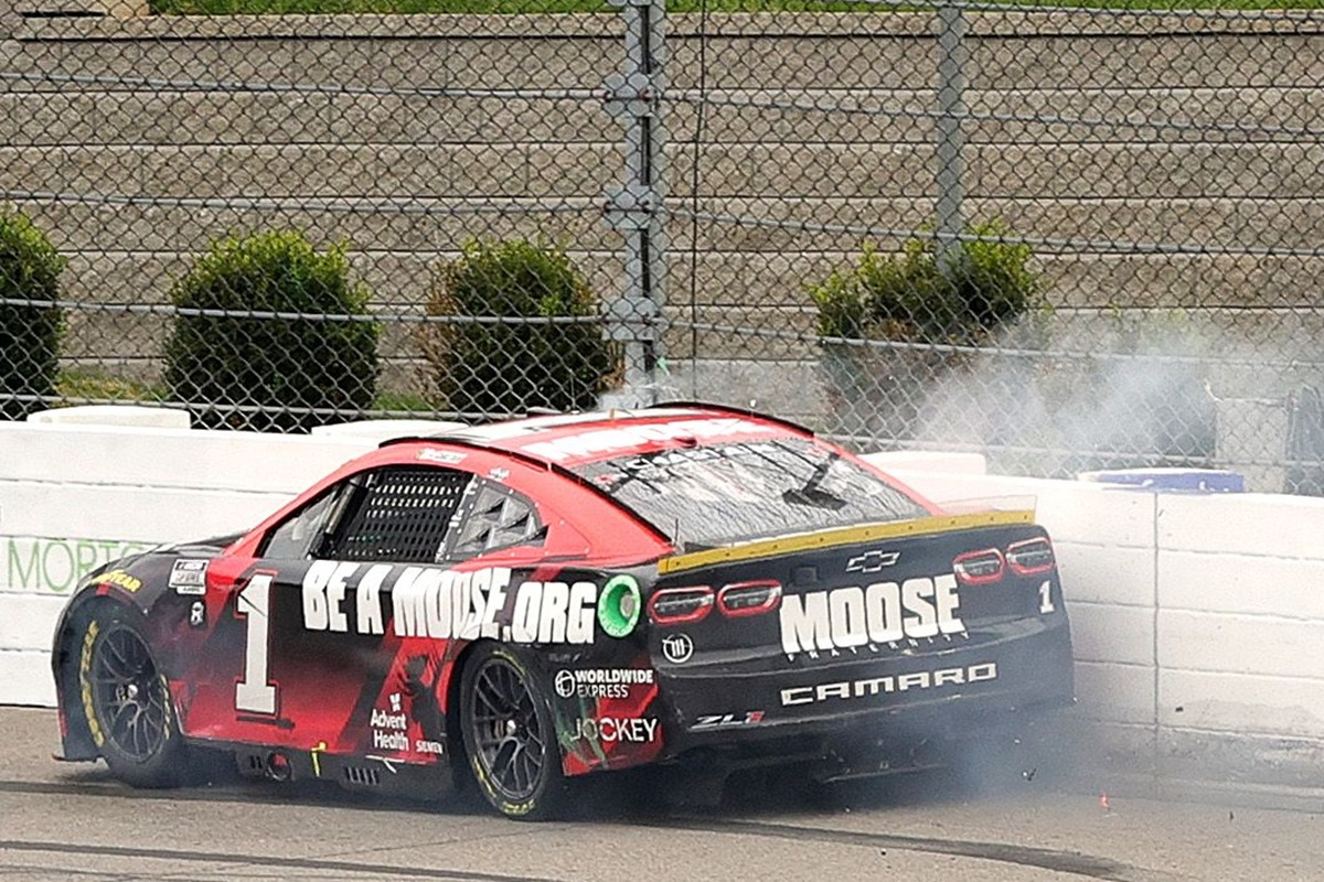 8_나스카 벽타기_Road & Track.jpg