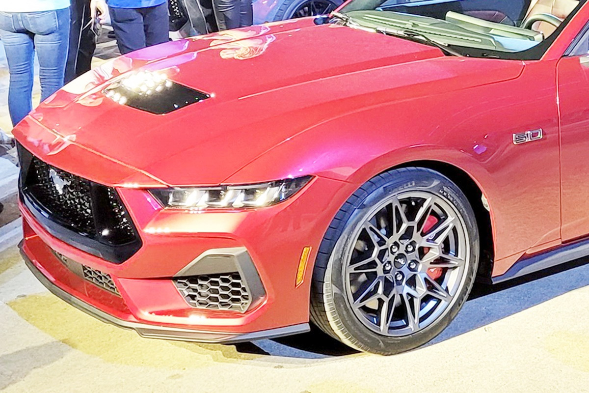 2024-Ford-Mustang-2-14.jpg