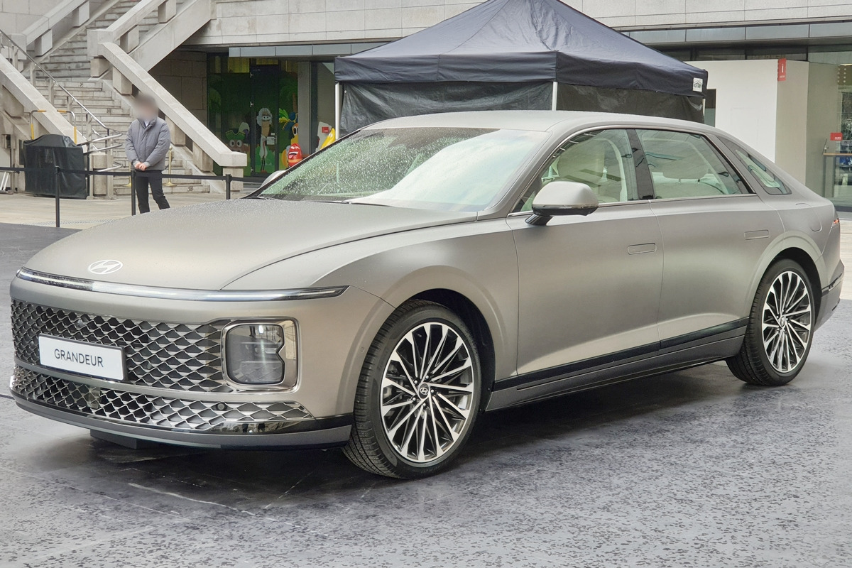 2_현대 그랜저_Wikipedia.jpg