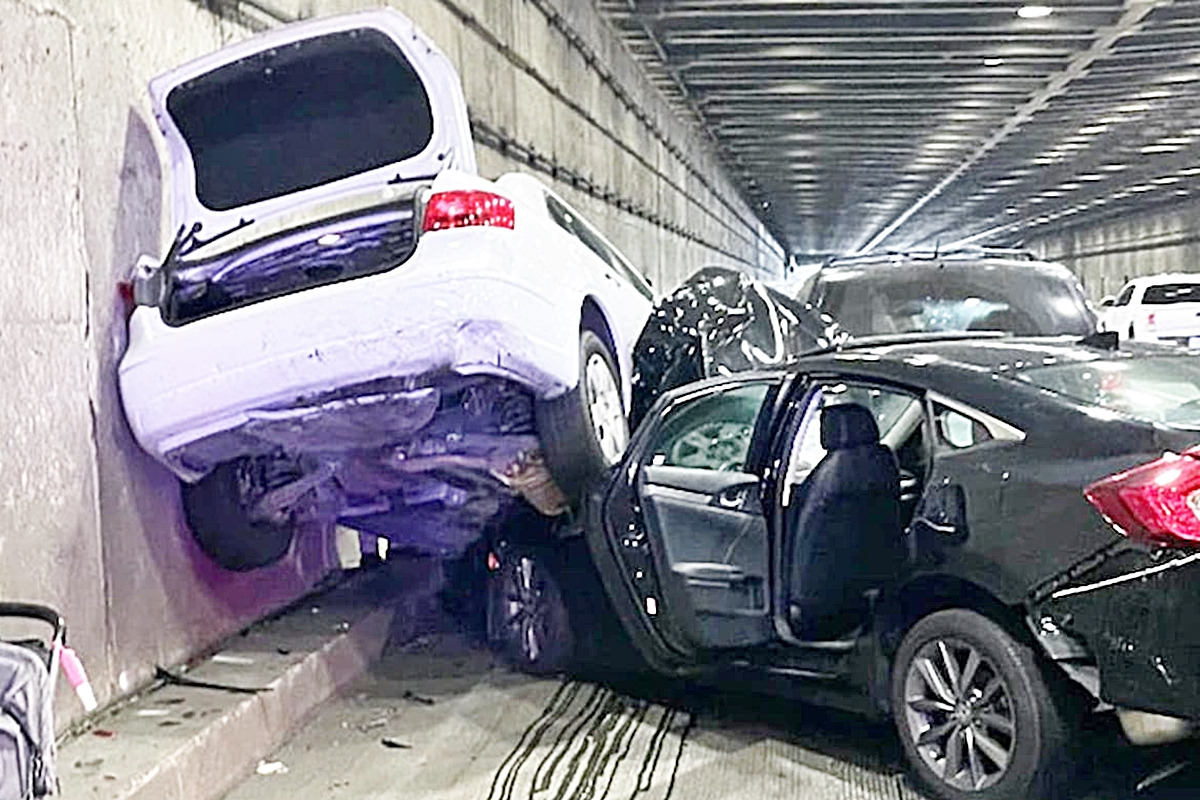 0_테슬라 모델 S 8중 추돌 사고 현장_Electrek.jpg