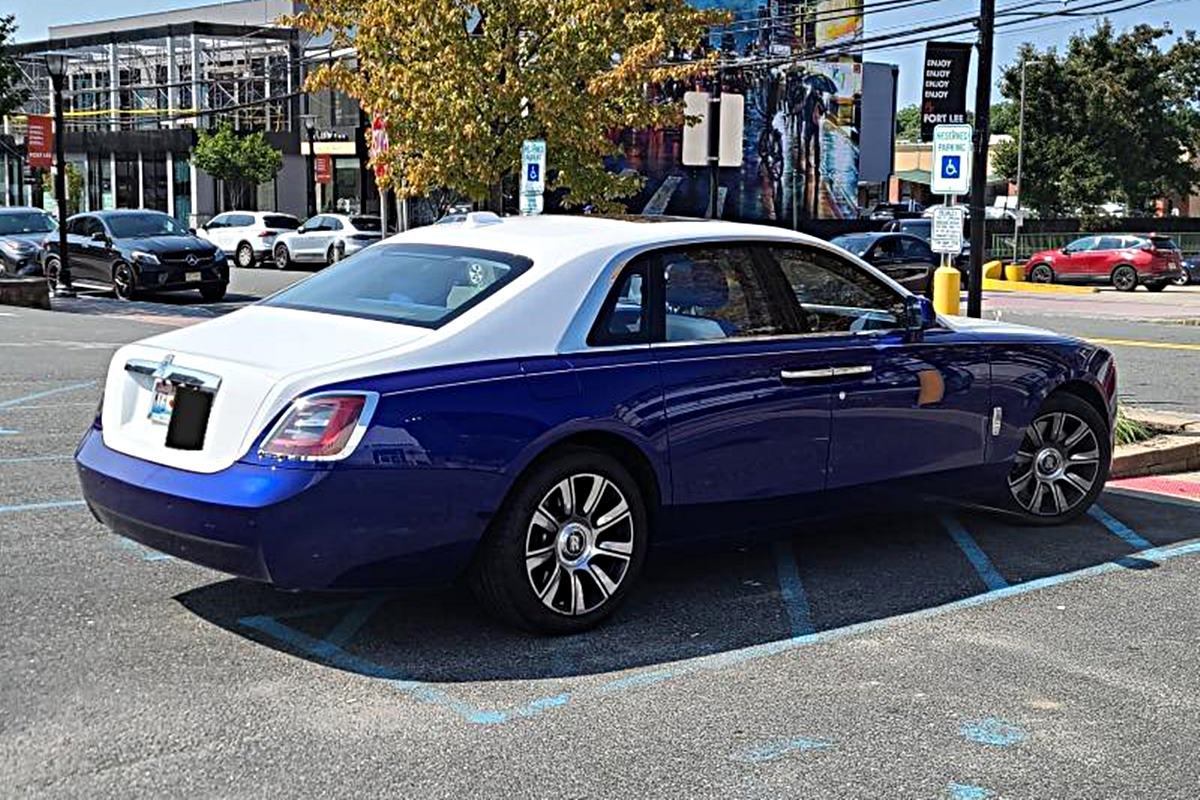 롤스로이스 고스트 사진 출처 = '보배드림'.jpg