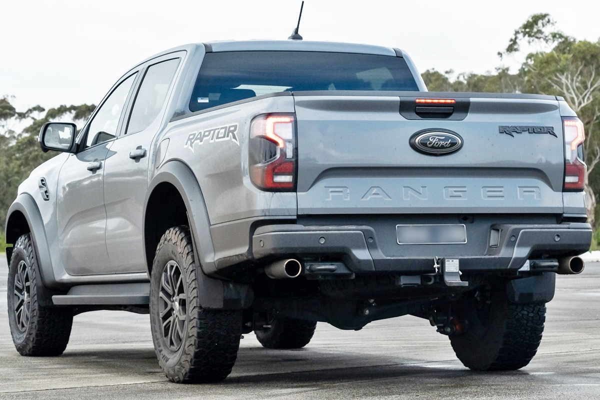 6_포드 레인저 랩터_Car Expert.jpg