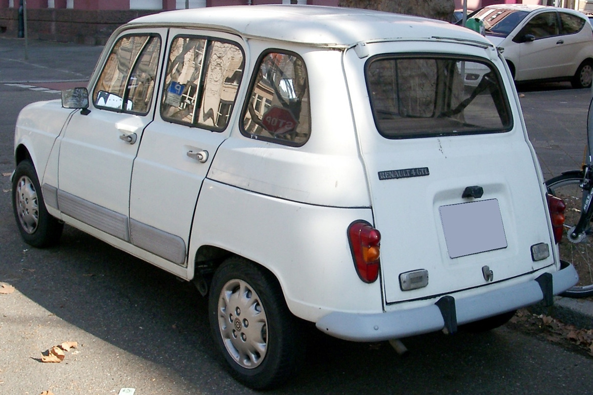 5_르노 4_Wikipedia.jpg
