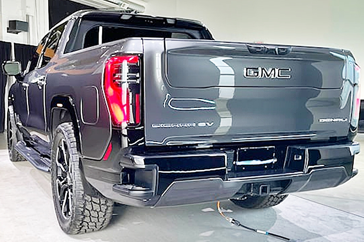 8_GMC 시에라 EV 데날리_CarBuzz.jpg