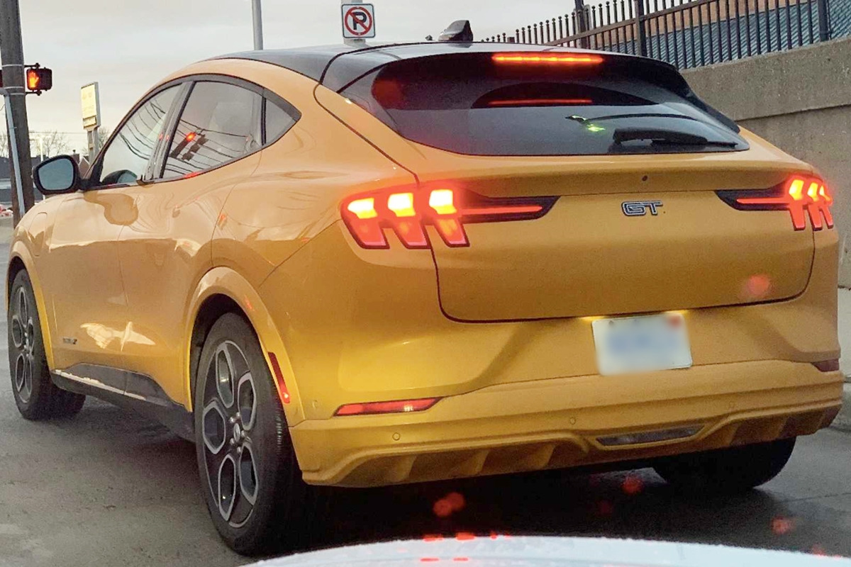 4_포드 머스탱 마하-E GT_Inside EVs.jpg