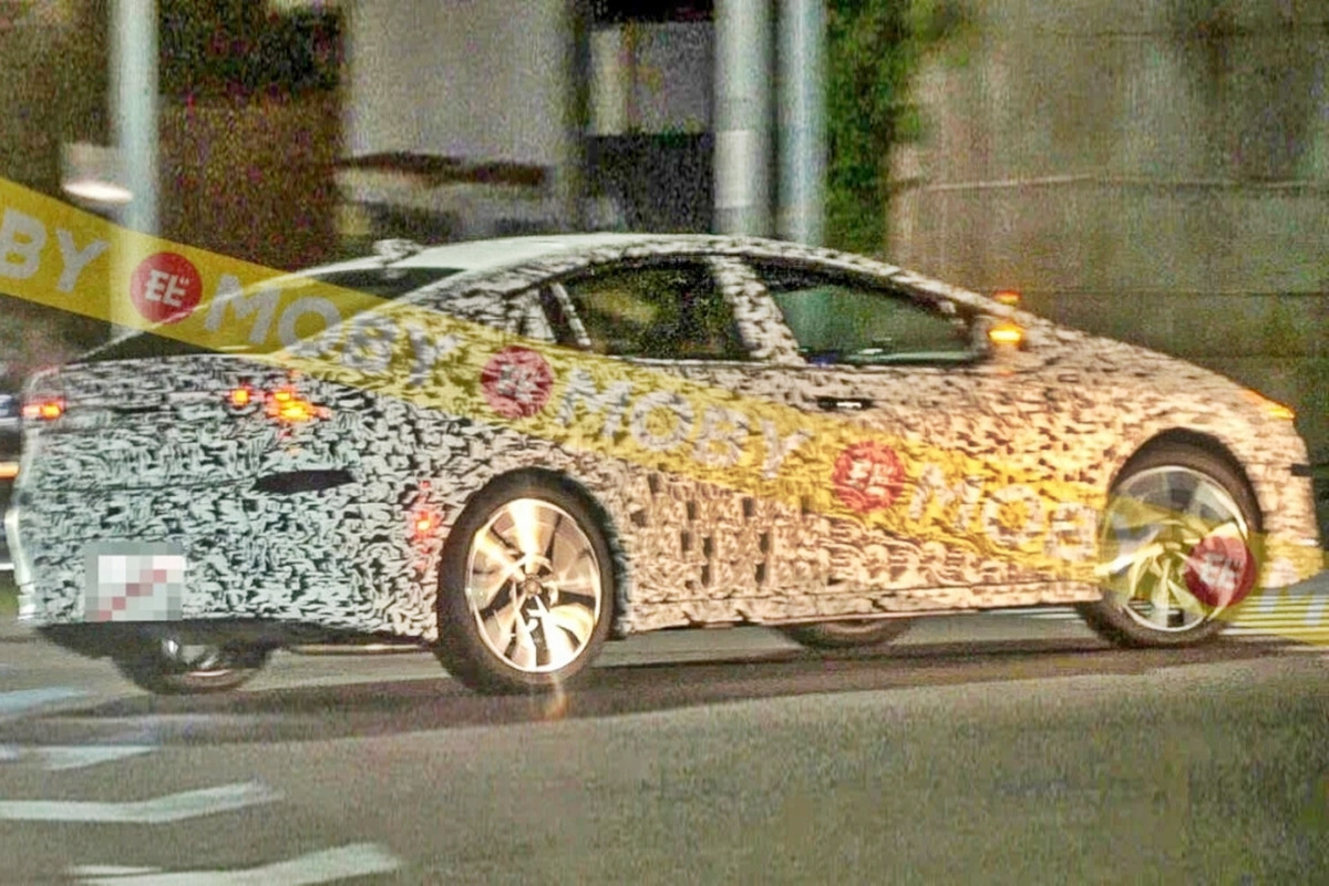 2_신형 프리우스 스파이샷_Car Advice.jpg