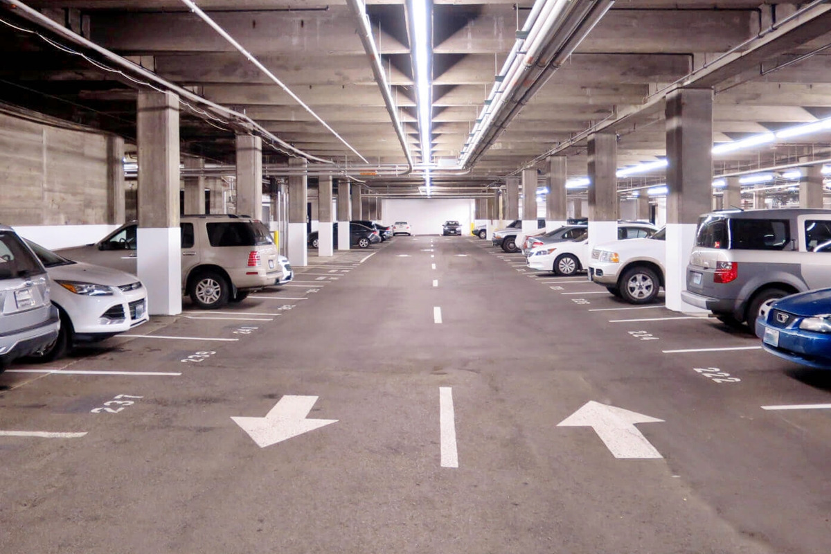 4_주차장_Globe Building.jpg