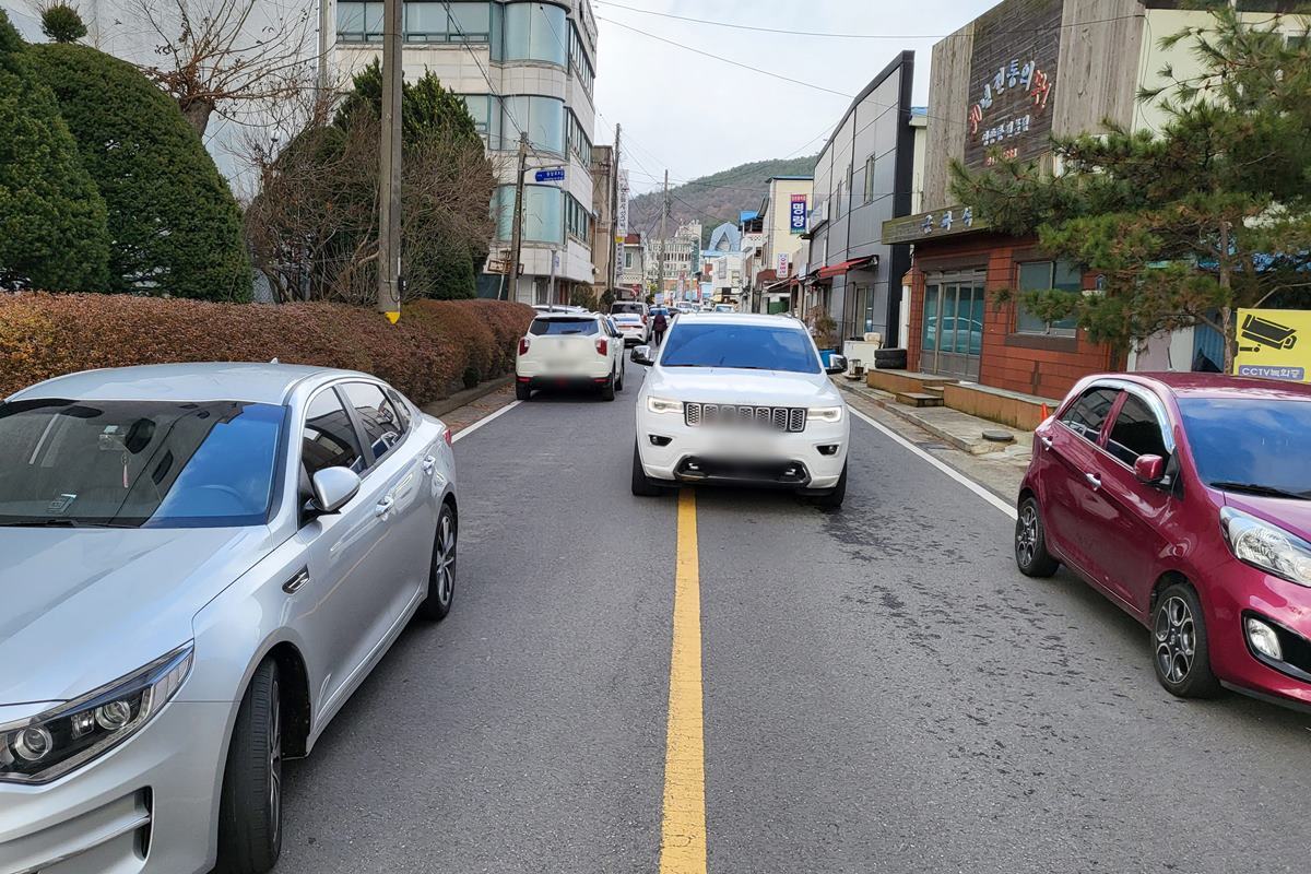 왕복 2차선 불법주차 사진 출처 = '청양시'.jpg