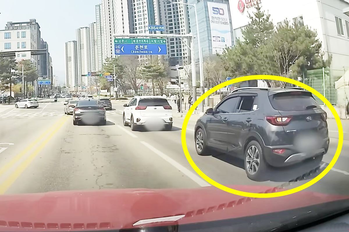 좌회전을 준비하는 제보자와 가해자 Youtube 그것이 블랙박스.jpg