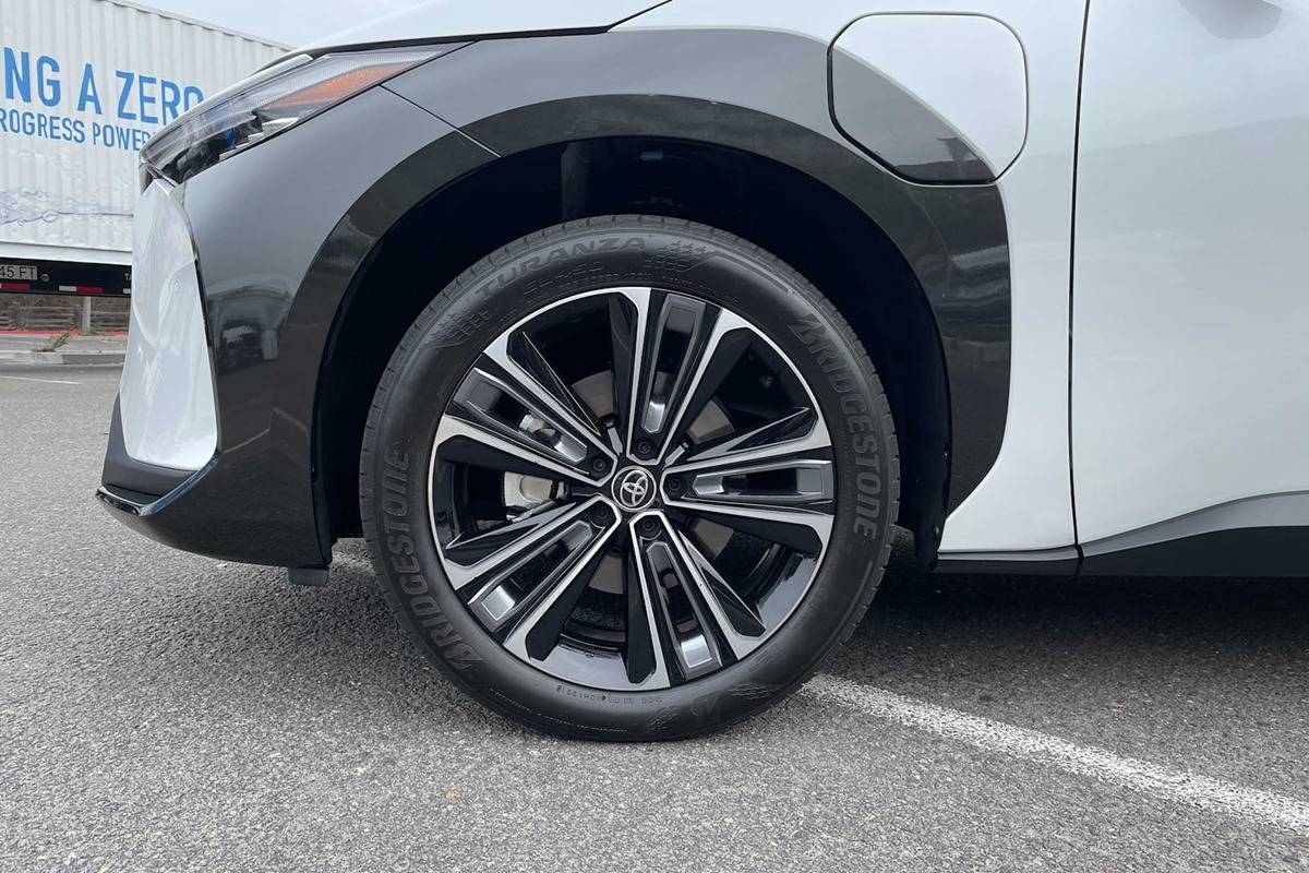 1_토요타 bZ4X 휠_CarBuzz.jpg