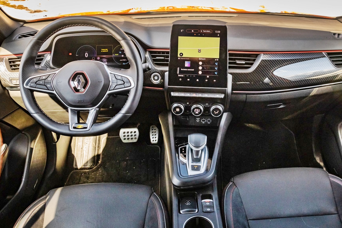 5_르노 아르카나 E-Tech 하이브리드 인테리어_Gadget.jpg