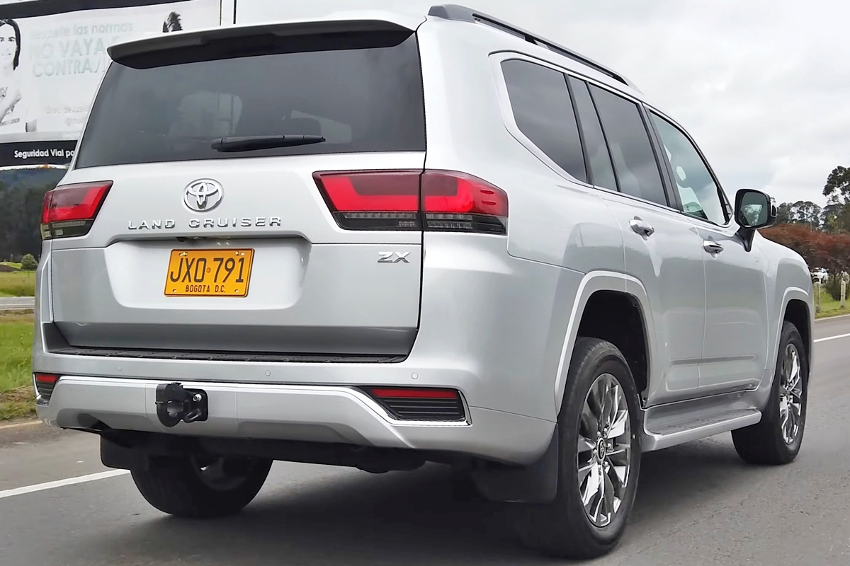 3_토요타 랜드크루저_Wikipedia.jpg