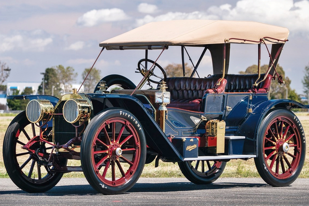 1_1908년형 올즈모빌 리미티드 프로토타입_RM Sotheby's.jpg