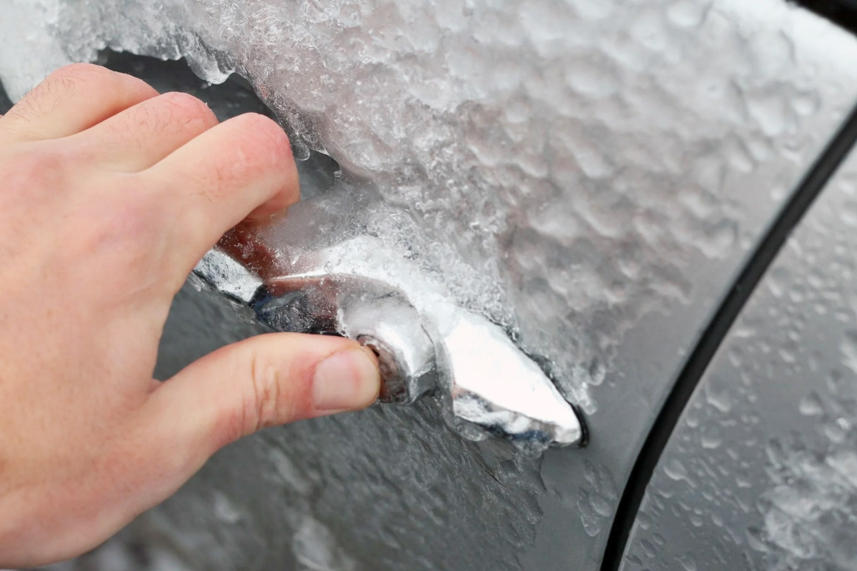 4_얼어붙은 도어핸들.jpg