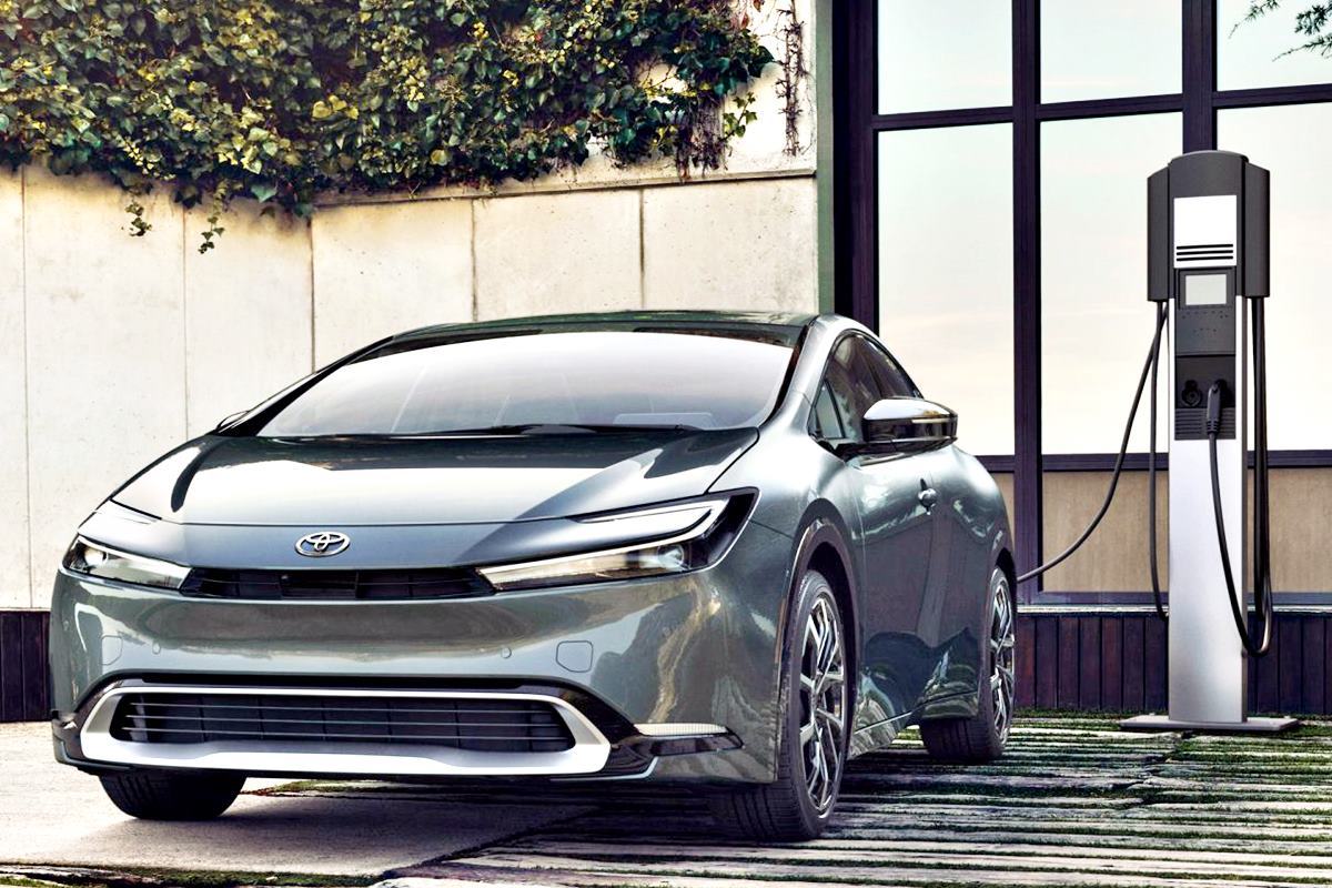 충전 중인 프리우스 Toyota USA Newsroom.jpg