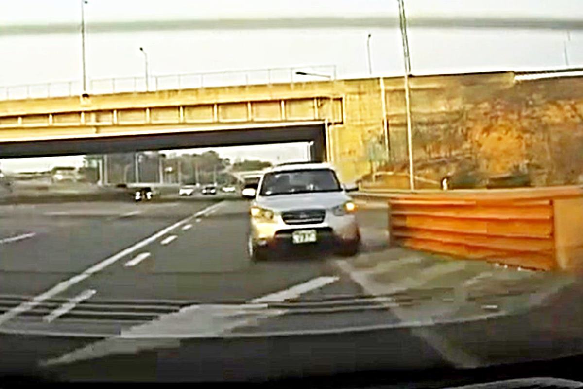 블랙박스에 포착된 역주행차 보배드림.jpg