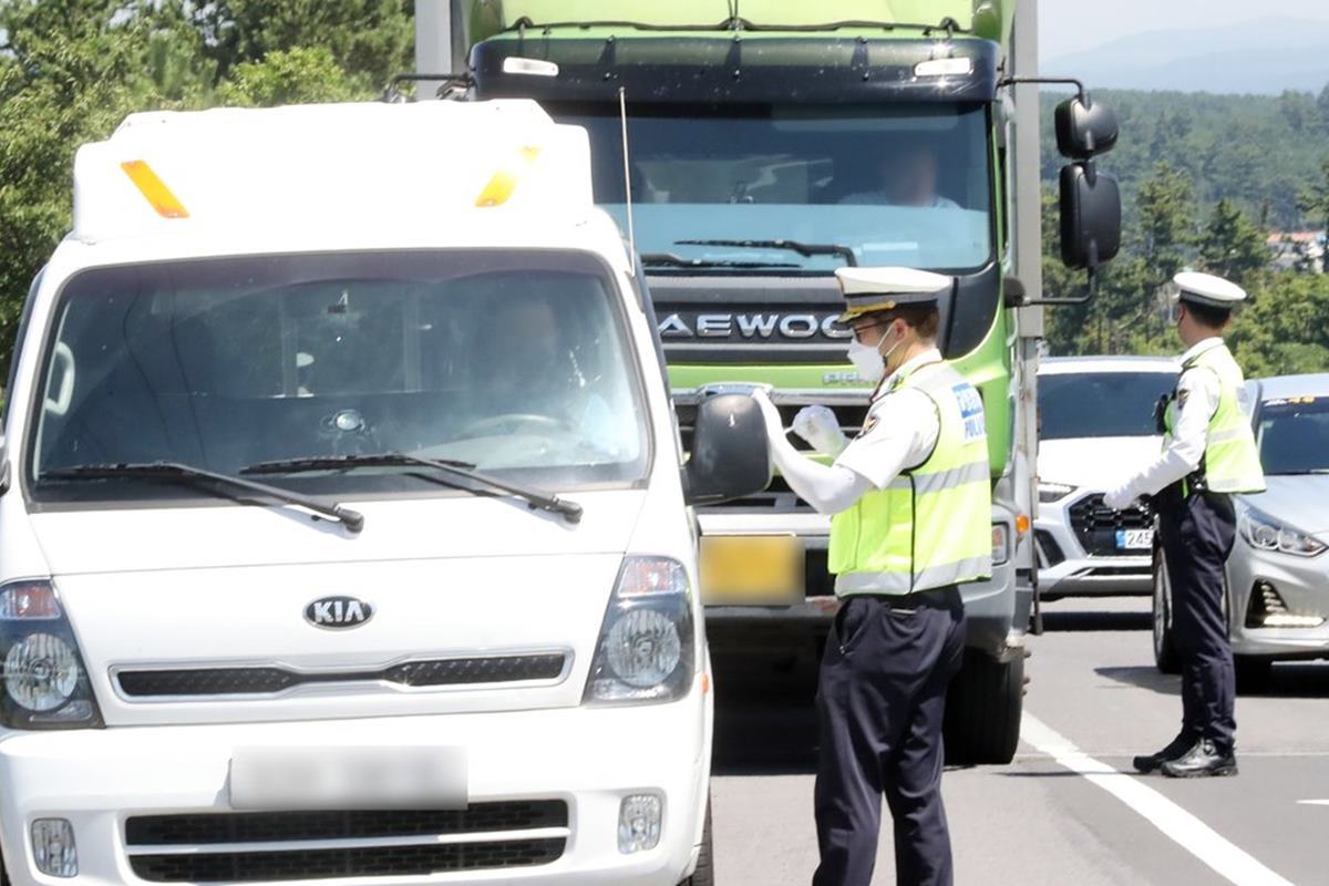 뉴스1 현장 단속.jpg