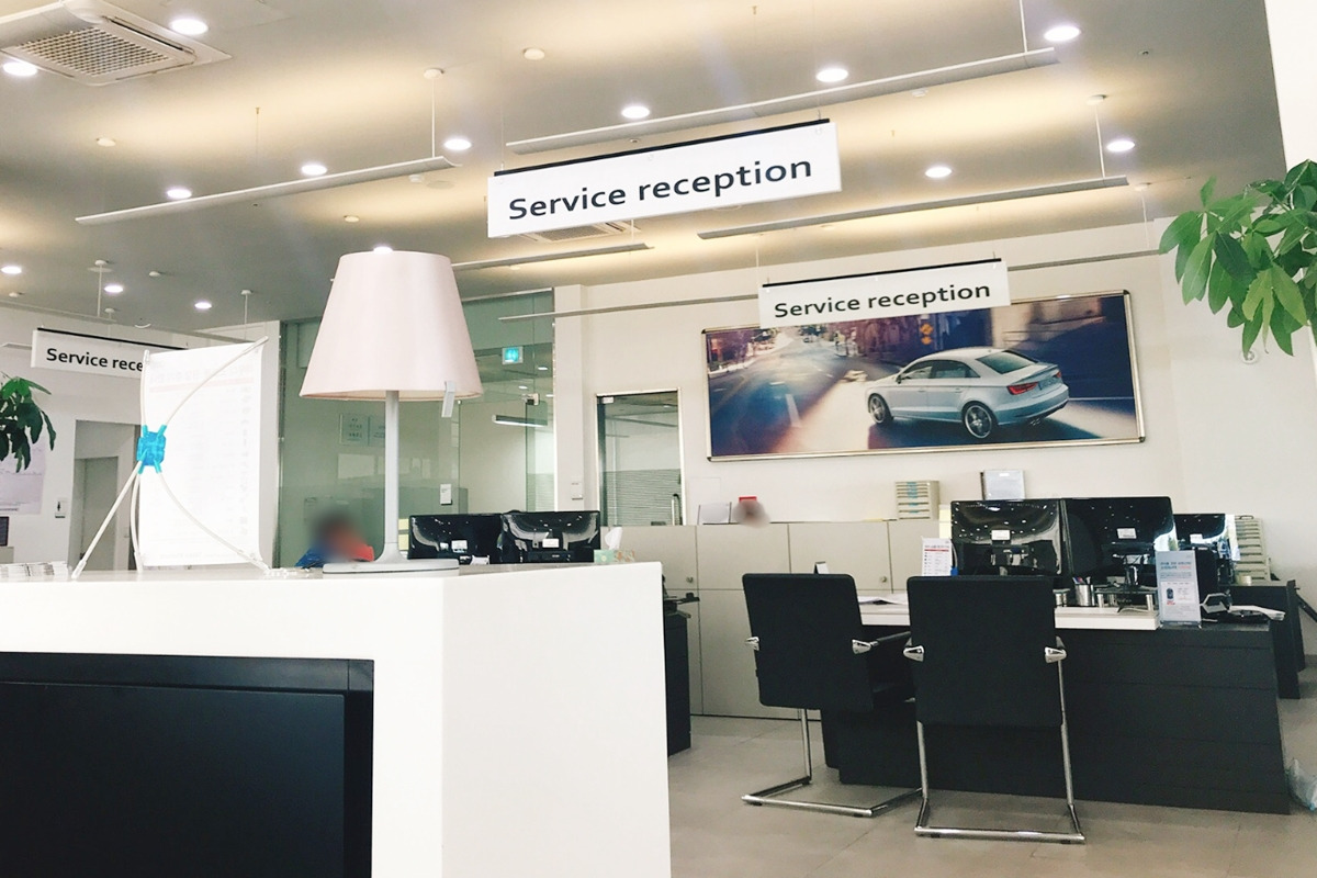 3_A사 서비스센터 리셉션(사건과 무관한 사진)_온라인 커뮤니티.jpg